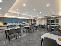 Wanbang Zundi Hotel (Xi'an High-tech Wanda Plaza Mutasi Subway Station Branch) Hotels near Gaoxin