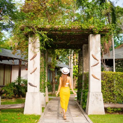 Fisherman's Resort Haad Chao Samran Hotels near Puek Tian