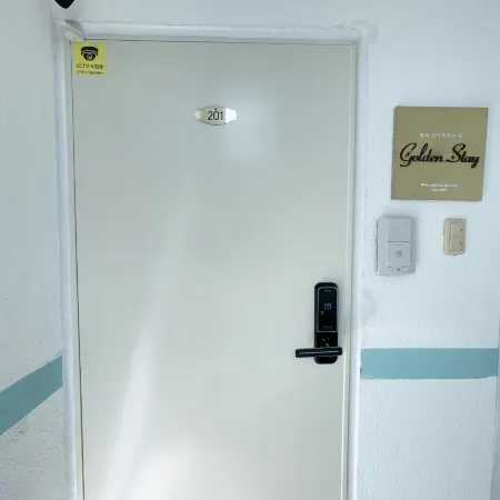 Gwangalli Beach 1 minute/2Rooms/2Queens/Friends. Lovers • Family · Business trip · Long-term stay OK
