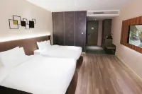 Homeinn Plus Hotel (Danzhou Summer Square Bus Station)