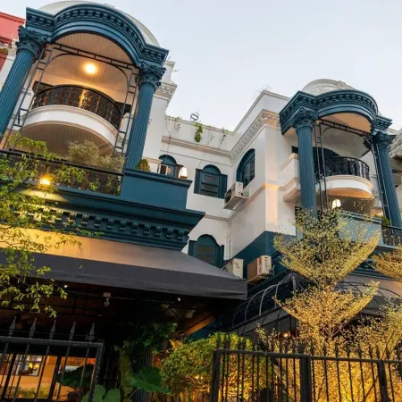 Bangkok Voyage Boutique Отели рядом с достопримечательностью «Станция надземного метро Ari»
