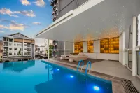 Yunnan Grand Impression Hotel（Near the Mekong River, in the city center, close to the airport） - Rooftop Pools