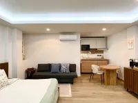 Hidden Rooom, Bangsaen Отели рядом с достопримечательностью «Пляж Воннапа»