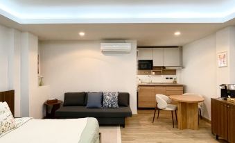 Hidden Rooom, Bangsaen