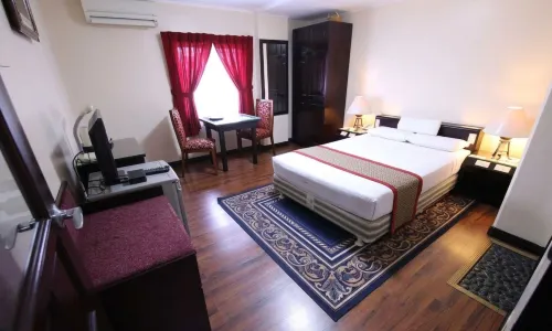 Hotel Asia by RedDoorz