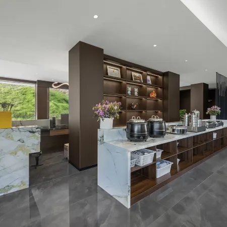 Mount Siguniang · Riverside Mountain Residence Hotel (Changping Valley Scenic Area)