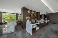 Mount Siguniang · Riverside Mountain Residence Hotel (Changping Valley Scenic Area) - 조식 운영