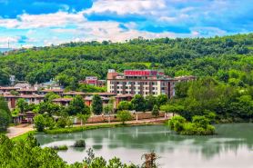 Mile Huquan Shuixiang Haofeng Wyndham Hot Spring Hotel