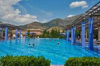 Charos Family Resort - piscina