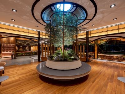 Holiday Garden Hotel & Resort