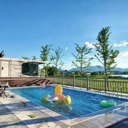 Floral Hotel · Accompany the summer Hotel