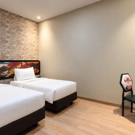 Avery Hotel & Waterpark Surabaya Tugu Pahlawan