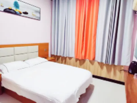 Youth Hotel (Shenqiu North Station Longding Guomao)