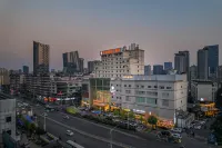 Venus International Hotel (Kunming Tongde Plaza) Các khách sạn gần Yilong Fresh Fruit (Jinxing Old Store)