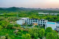 Floral Lux Hotel· Yunshang Manjing Homestay 탕산온천휴양지 호텔