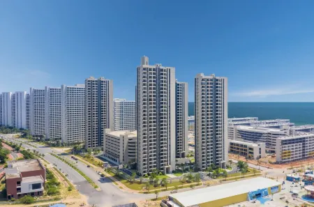 Beimi Villa Hotel (Shapa Moon Bay) Отели рядом с достопримечательностью «Nanshan Beach»