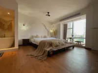 Donglixia Homestay (Zigong Huashang International City)
