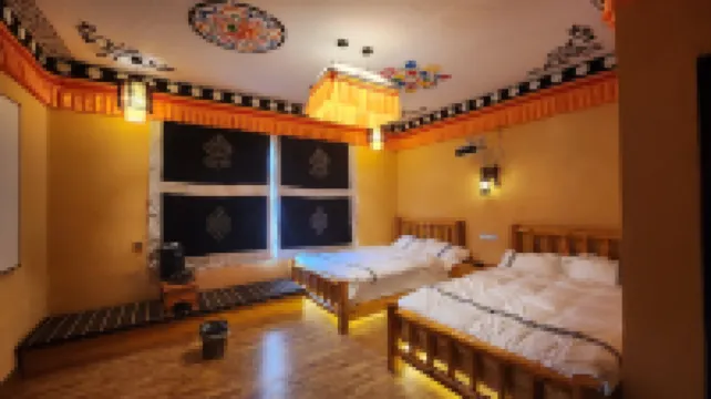 Flowers bloom in order, and the inn فنادق في نانغ تشيان