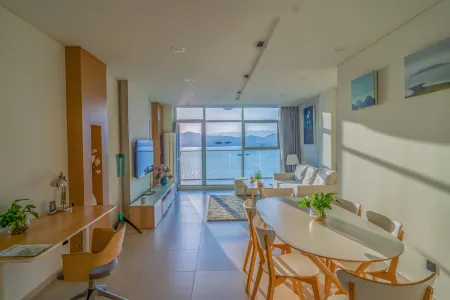 Huangshan Taiping Lake Pine cone Hotel Отели рядом с достопримечательностью «Dongtianwan Scenic Spot»