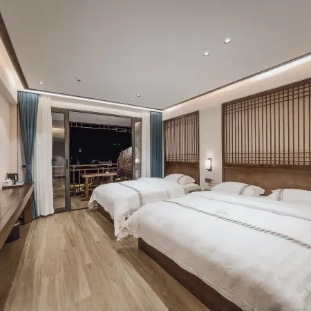 Phoenix Yuanshe Riverview Homestay (Phoenix Scenic Area Nanhua Branch)