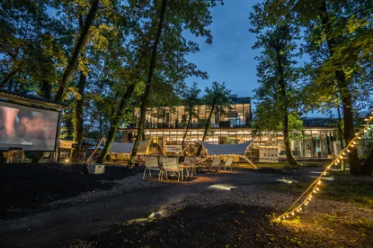 黄山夢溪別院·森林リゾートホテル（徽州西溪南古村落）