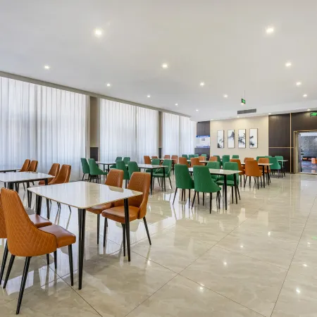 Aifeel Hotel (Tonghua Municipal Government Yuhuangshan Park)