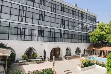 Beilu Beilu Hotel Shanghai (Qingpu Zhujiajiao Branch) Отели рядом с достопримечательностью «Zhujiajiao Post Office»