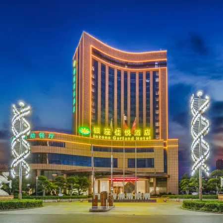Inzone Garland Hotel