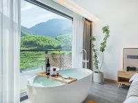 Mountain Streams POSON·Designer Vacation Boutique Inn Hotels near Sky Land
