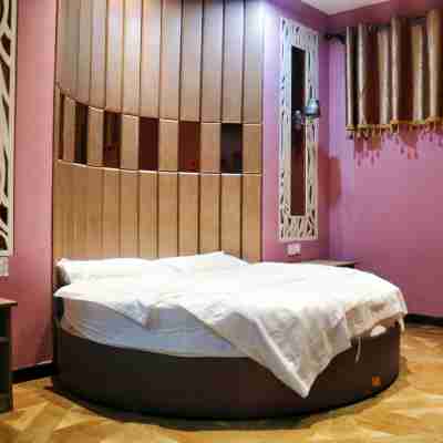 扎蘭屯四季春天賓館 Rooms