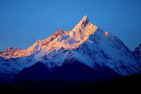 Deqin Feilai Temple Xueyu Shunyuan Hotel Отели рядом с достопримечательностью «Feilai Monastery»