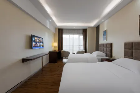 Homeinn Paibo · Yun Hotel (Chengdu Longquanyi Teachers University Modern Garden) Отели рядом с достопримечательностью «Sichuan Shifan Daxue Chenglong Xiaoqu Library»