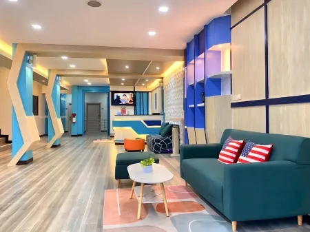 ICheck Inn Chill Patong Отели рядом с достопримечательностью «Phuket Cobra Show and Snake Farm»