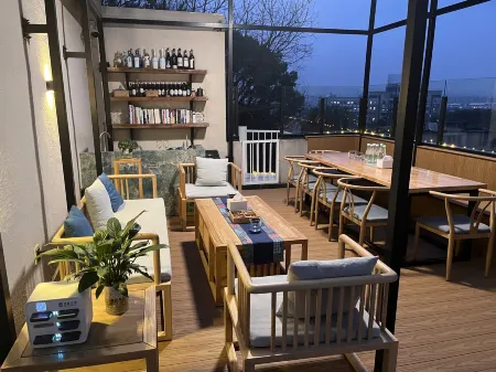 Changsha April 3 Mountain View Terrace Homestay (Yuelushan Hunan University) Отели рядом с достопримечательностью «Lushan Temple»