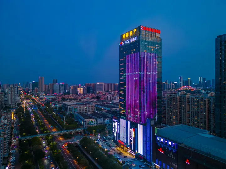 Venus Royal Hotel (Foshan Kuiqi Road Subway Station Creative Industrial Park)
