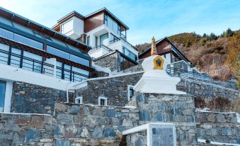 Floral Lux Hotel·Dagu glacier gaer Manor