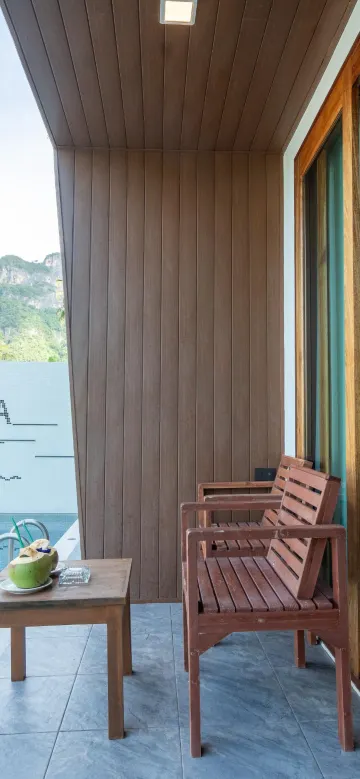 ห้องดีลักซ์พร้อมทางเข้าสระว่ายน้ำ(เตียงคิงไซส์)