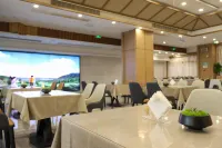 Weijia Holiday Hotel (Pizhou East Railway Station)