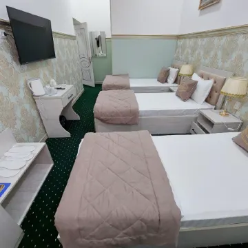 Semurg Hotel Отели рядом с достопримечательностью «Свято-Успенский Кафедральный Собор»