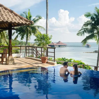 Indra Maya Pool Villas Отели рядом с достопримечательностью «Залив Treasure»