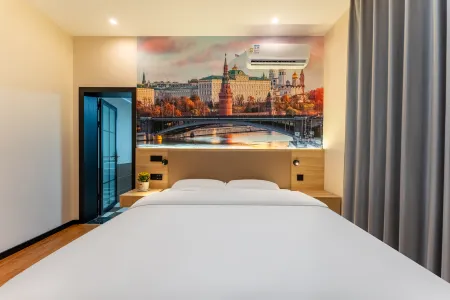 Floral Hotel · Xiangyi Hotel Отели рядом с достопримечательностью «Interception Memorial Garden»