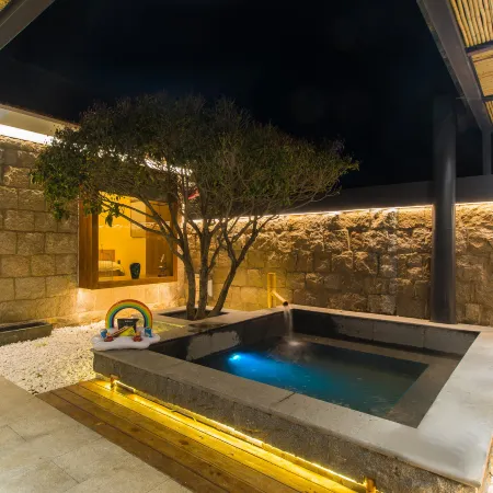 Xianju Laoshan Poetry & Wine Culture Themed Courtyard