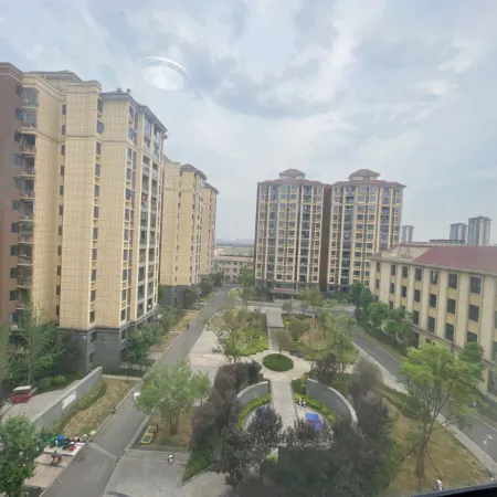 Chengdu Yunzhongyue Apartment Hotel (Panda Base)