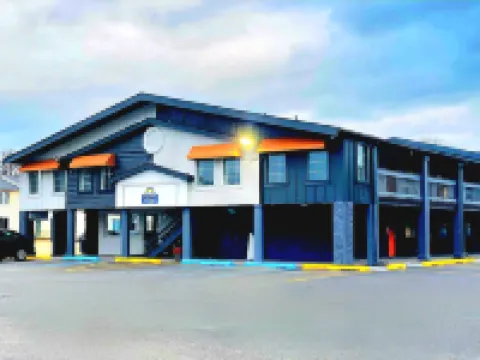 Days Inn & Suites by Wyndham Port Huron Hotels in St. Clair County