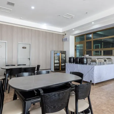 Shankee Hotel (Korla Kongque River)