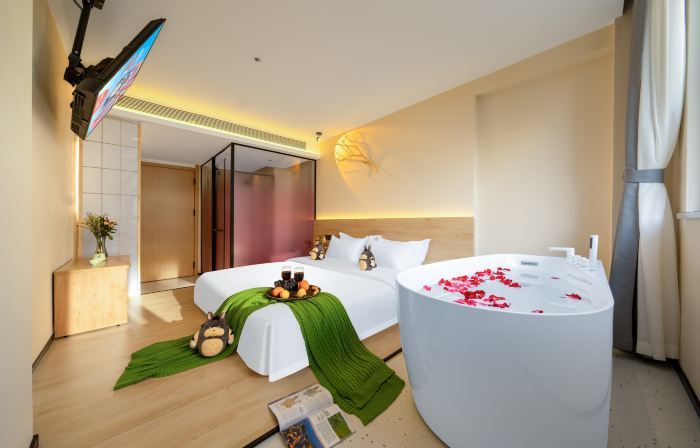 Totoro Elf Hotel (Kunming Old Street Green Lake Branch)