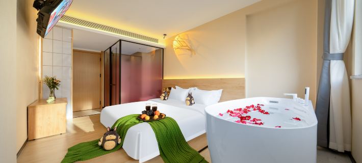 Totoro Elf Hotel (Kunming Old Street Green Lake Branch) Hotels in Kunming