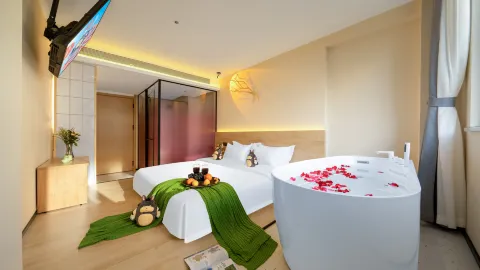Totoro Elf Hotel (Kunming Old Street Green Lake Branch) in Kunming