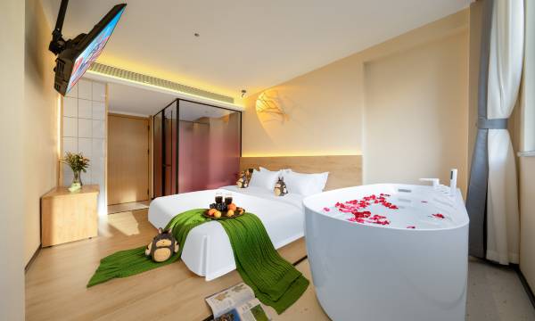 Totoro Elf Hotel (Kunming Old Street Green Lake Branch)
