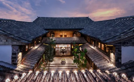 Jinghe North Courtyard (Jianshui Ancient City Small Train Store) Отели рядом с достопримечательностью «Ant Workshop Scenic Area»